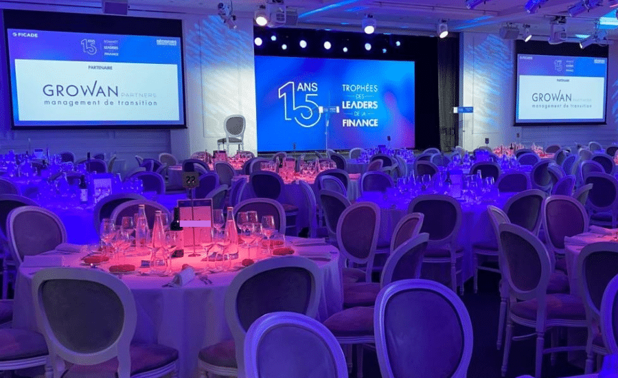 Remise du Trophée d’Or du Directeur Financier de moins de 40 ans à Laura Chouzy de SAFRAN.AI lors du Sommet des Leaders de la Finance 2025, en partenariat avec Growan Partners